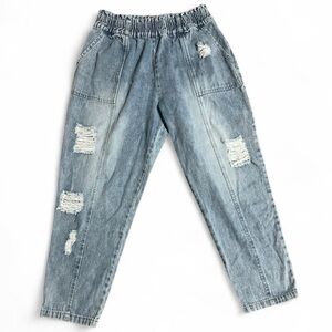 EASEL Women’s Light Wash Distressed Jeans